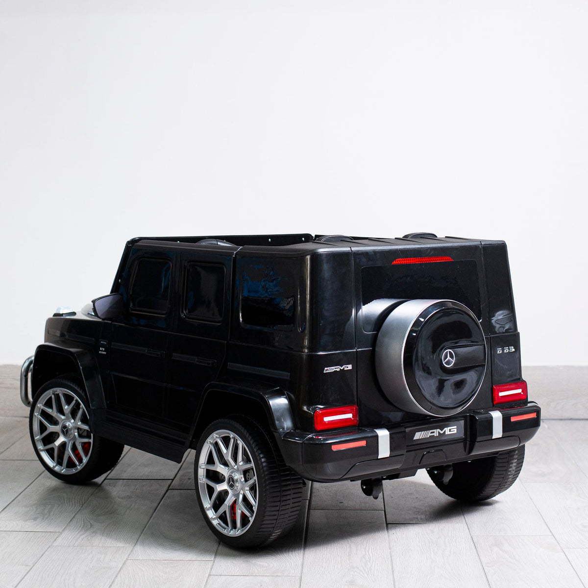 Mercedes Classe G Full per bambini nera - vista posteriore con ruota di scorta